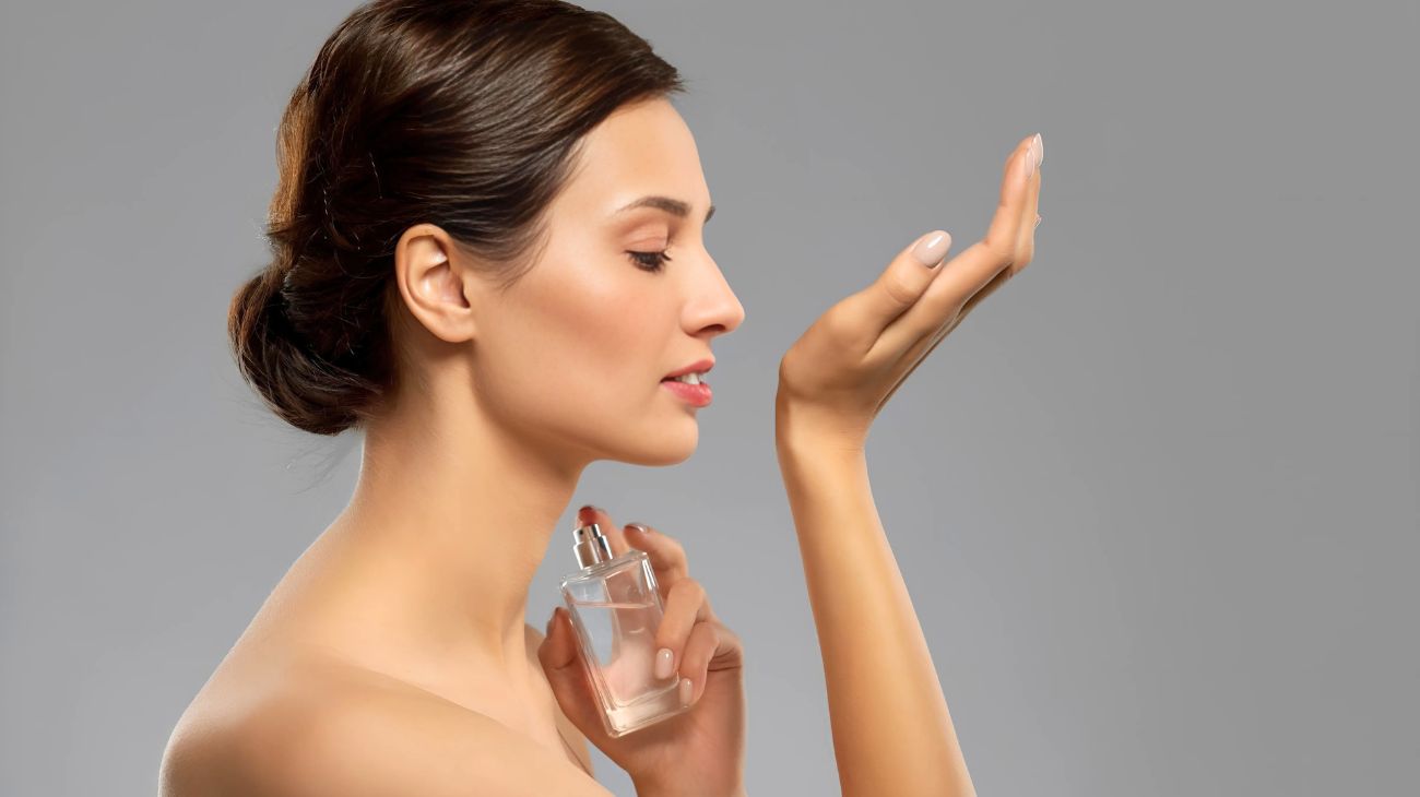 Alcune persone usano sempre lo stesso profumo: qual è il motivo